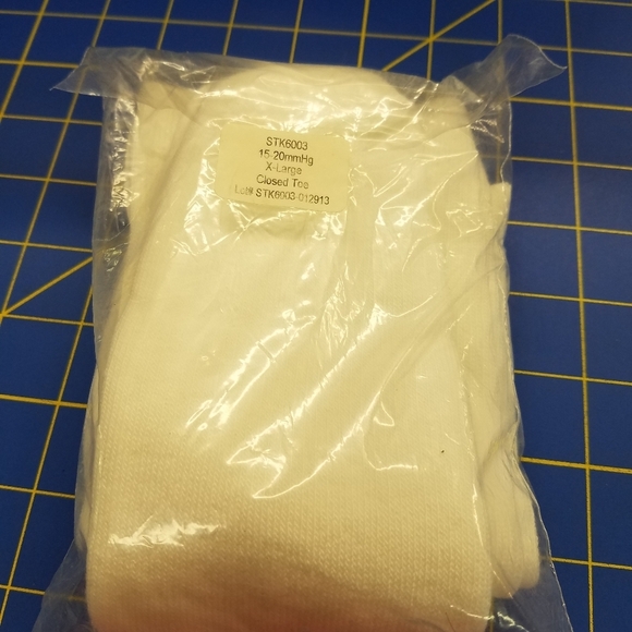 Compression Socks Closed Toe XLarge 15-20 mmHg - Picture 5 of 7